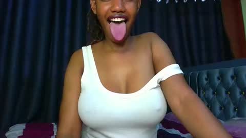 queen321850 online show from 6, 1, 2026