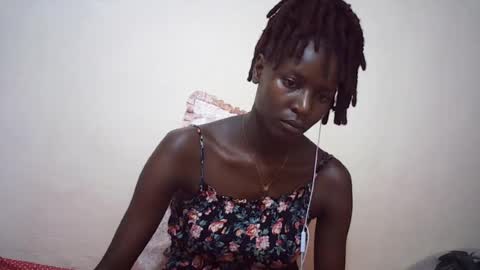Snapshot of queen_0012 chatting on 1, 8, 2026 asher online show from 1, 8, 2026