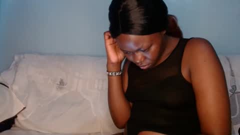 Snapshot of queen_12344 chatting on 24, 1, 2025 emmie online show from 24, 1, 2025