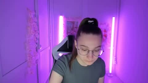 Snapshot of queen_amelie chatting on 10, 5, 2026 Amelie online show from 10, 5, 2026