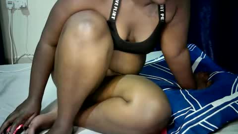 Snapshot of queen_arriana chatting on 18, 1, 2026 queen_arriana online show from 18, 1, 2026