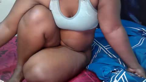 Snapshot of queen_arriana chatting on 4, 3, 2026 queen_arriana online show from 4, 3, 2026