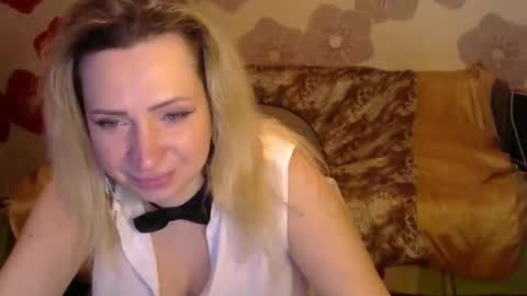 Snapshot of queen_daenerys chatting on 15, 12, 2024 Queen Daenerys online show from 15, 12, 2024