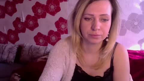 Snapshot of queen_daenerys chatting on 13, 2, 2025 Queen Daenerys online show from 13, 2, 2025