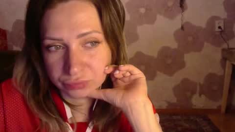 Snapshot of queen_daenerys chatting on 10, 9, 2025 Queen Daenerys online show from 10, 9, 2025