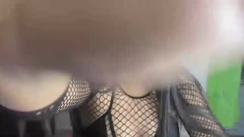 Snapshot of queen_findom1 chatting on 20, 11, 2025 queen_findom1 online show from 20, 11, 2025