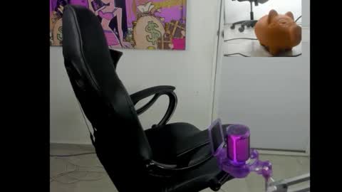 Snapshot of queen_findom1 chatting on 3, 2, 2026 queen_findom1 online show from 3, 2, 2026