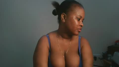 Snapshot of queen_kikih chatting on 17, 1, 2026 Queen kikih online show from 17, 1, 2026