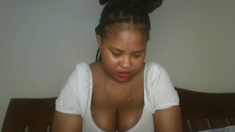 Snapshot of queen_kikih chatting on 2, 3, 2026 Queen kikih online show from 2, 3, 2026