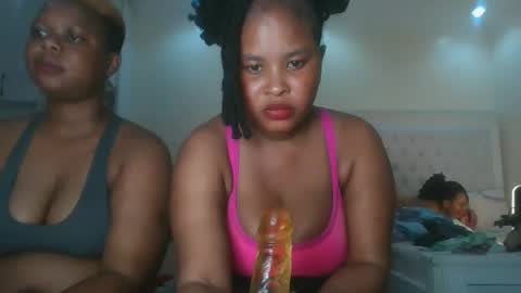 Snapshot of queen_kikih chatting on 13, 3, 2026 Queen kikih online show from 13, 3, 2026