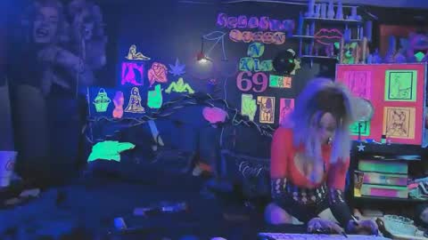 queen_splashh420 online show from 4, 4, 2026