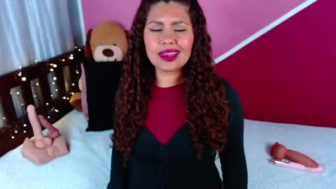 Snapshot of queenamazon_ chatting on 3, 6, 2026 Queenamazon online show from 3, 6, 2026