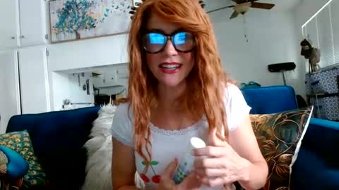 Snapshot of queenamber22 chatting on 19, 7, 2026 Queen Amber online show from 19, 7, 2026
