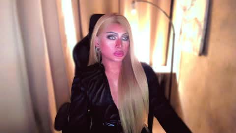 Snapshot of queenarthalia chatting on 9, 12, 2024 ARTHA online show from 9, 12, 2024