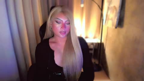 Snapshot of queenarthalia chatting on 30, 12, 2024 ARTHA online show from 30, 12, 2024