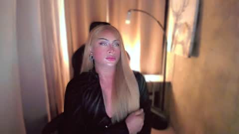 Snapshot of queenarthalia chatting on 25, 1, 2025 ARTHA online show from 25, 1, 2025