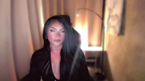 Snapshot of queenarthalia chatting on 26, 1, 2025 ARTHA online show from 26, 1, 2025