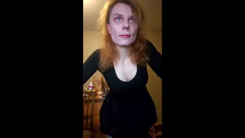 queenbitchholly online show from 24, 3, 2026