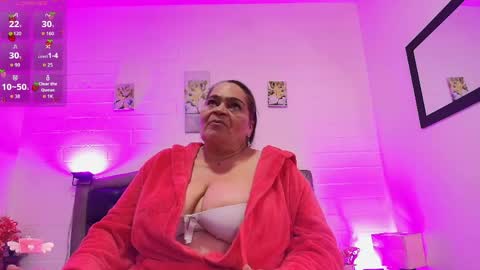 Snapshot of queenmature chatting on 25, 5, 2026 VickyBoobss online show from 25, 5, 2026
