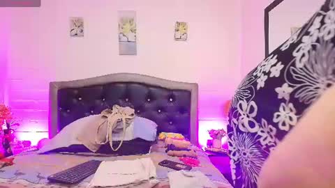 Snapshot of queenmature chatting on 4, 7, 2026 VickyBoobss online show from 4, 7, 2026