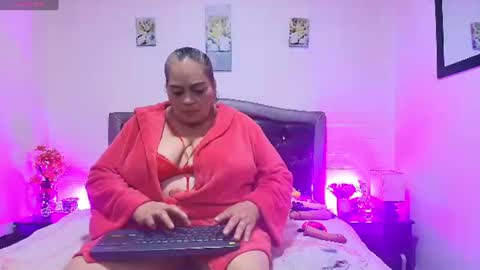 Snapshot of queenmature chatting on 16, 7, 2026 VickyBoobss online show from 16, 7, 2026