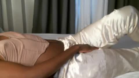 queenninaa online show from 4, 7, 2026