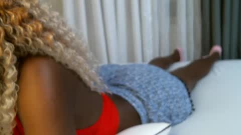 queenninaa online show from 28, 7, 2026