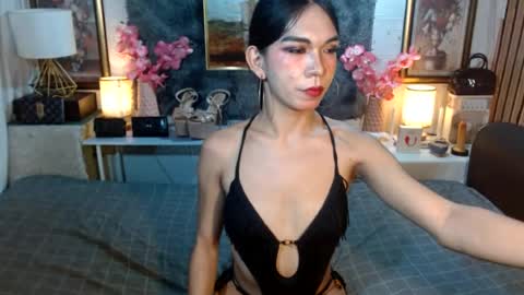 Snapshot of queennira chatting on 3, 7, 2026 queennira online show from 3, 7, 2026