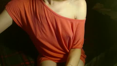 queenoftenderness online show from 4, 3, 2025