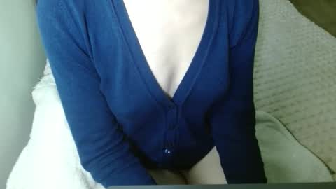 queenoftenderness online show from 15, 2, 2026