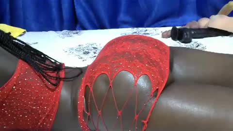 queenoz_46 online show from 17, 2, 2025