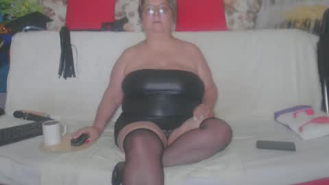 QueenPammy online show from 29, 9, 2025