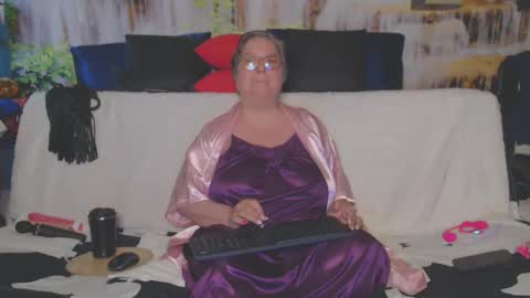 QueenPammy online show from 4, 4, 2026