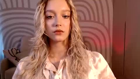 Serena XoXo online show from 9, 8, 2026