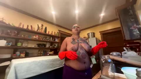 Snapshot of queensquirtntwerk chatting on 18, 3, 2026 Queen Hilarity online show from 18, 3, 2026