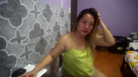 Snapshot of quelly40 chatting on 17, 9, 2025 quelly40 online show from 17, 9, 2025