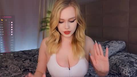 Snapshot of quennacindy chatting on 3, 2, 2025 Teri  My favorite vibes 77 101 222 666 online show from 3, 2, 2025