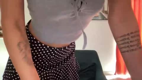 Quinnyelena online show from 20, 10, 2025