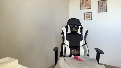 Quinnyelena online show from 30, 10, 2025