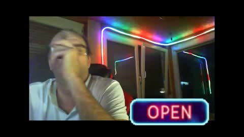 Snapshot of r_2d2_ chatting on 13, 12, 2024 dj mike online show from 13, 12, 2024