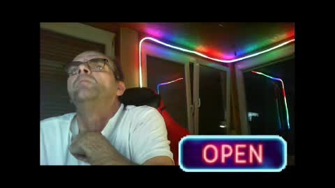 Snapshot of r_2d2_ chatting on 14, 12, 2024 dj mike online show from 14, 12, 2024