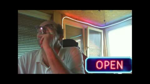 Snapshot of r_2d2_ chatting on 18, 12, 2024 dj mike online show from 18, 12, 2024