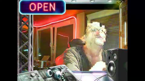 Snapshot of r_2d2_ chatting on 19, 1, 2025 dj mike online show from 19, 1, 2025