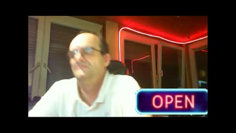 Snapshot of r_2d2_ chatting on 26, 2, 2025 dj mike online show from 26, 2, 2025