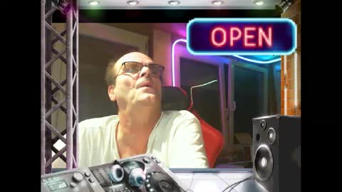 Snapshot of r_2d2_ chatting on 7, 3, 2025 dj mike online show from 7, 3, 2025