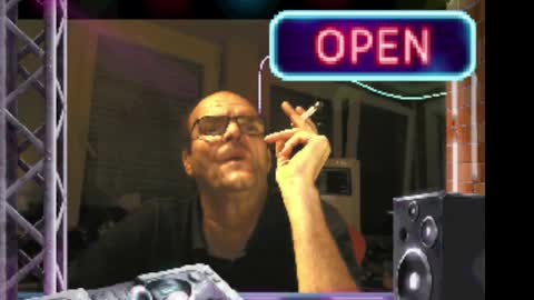 Snapshot of r_2d2_ chatting on 31, 10, 2025 dj mike online show from 31, 10, 2025