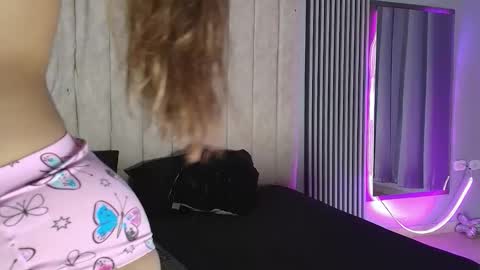 rachell_owen online show from 3, 10, 2025