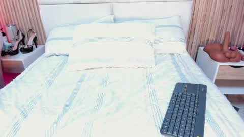 rachell_queenn1 online show from 3, 5, 2026
