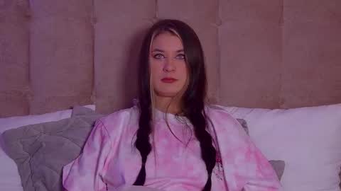 RachellSimpson online show from 28, 2, 2025