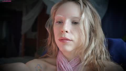 Snapshot of radiant_ada chatting on 26, 5, 2026 ada online show from 26, 5, 2026